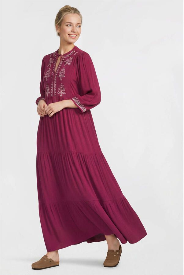 Anytime crinkle maxi jurk met borduursel wijnrood - Foto 3