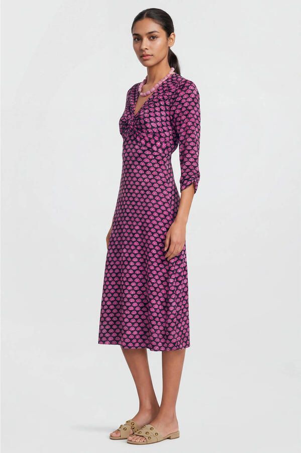 Anytime crinkle midi jurk met all over print