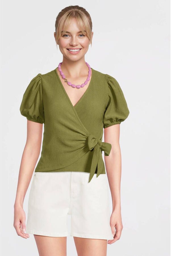 Anytime crinkle overslagtop met pofmouwen olijfgroen