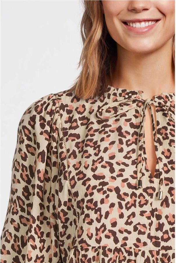 Anytime crinkle midi jurk met V-hals panterprint