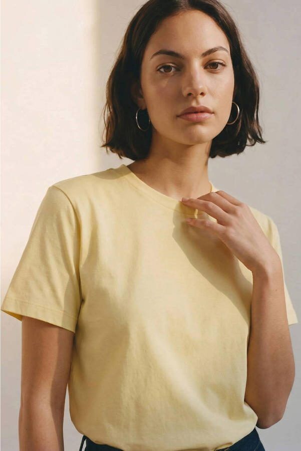 AWARE T-shirt lichtgeel - Foto 2