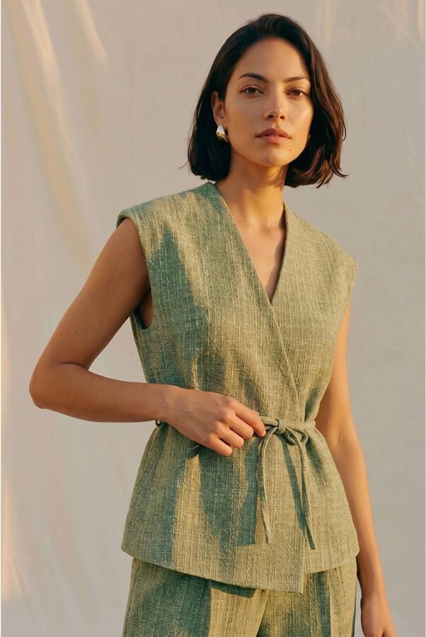 AWARE tweed gilet met ceintuur groen
