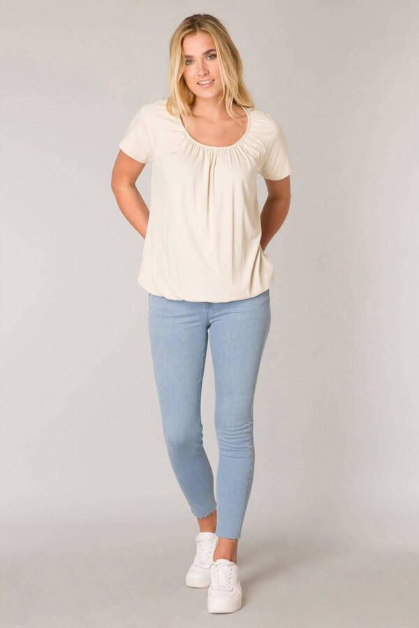 Base Level T-shirt Yona Soepelvallend door ingewerkte plooien en elastische band