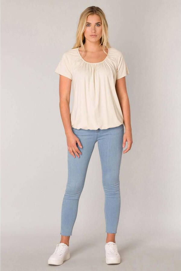 Base Level T-shirt Yona Soepelvallend door ingewerkte plooien en elastische band - Foto 2