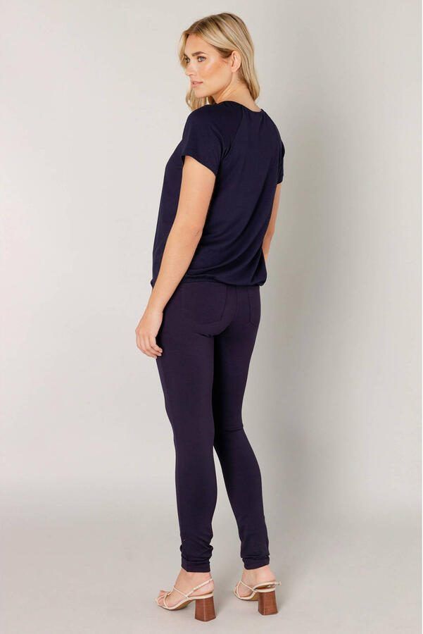 Base Level T-shirt Yona met aanrimpeling bij de ronde hals - Foto 3