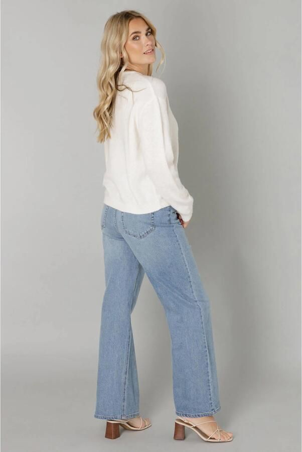 Base Level Cardigan Yuli met wol en knoopsluiting