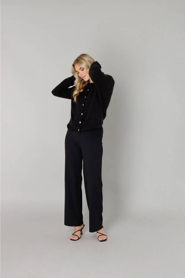 Base Level Cardigan Yuli met wol en knoopsluiting