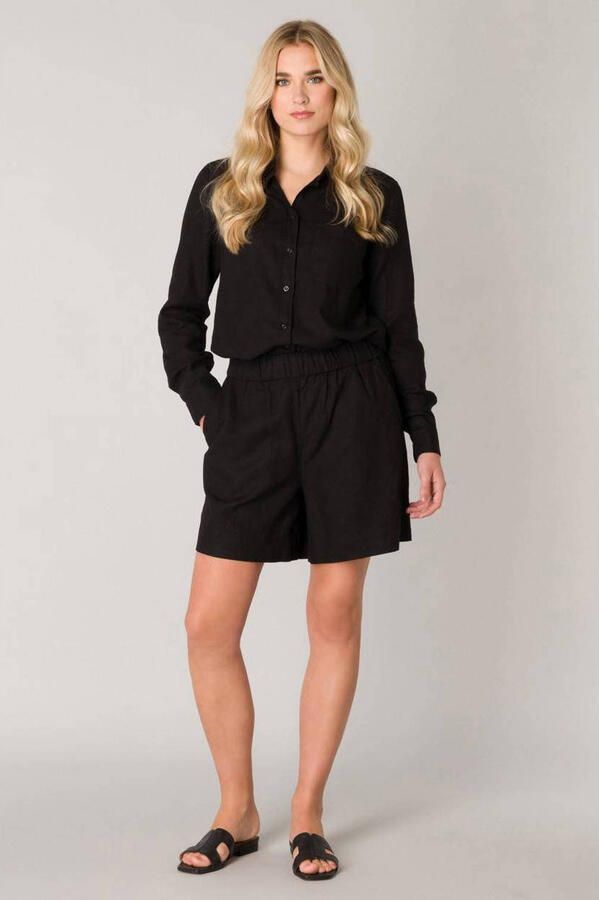 Base Level loose fit short Yarda met linnen zwart