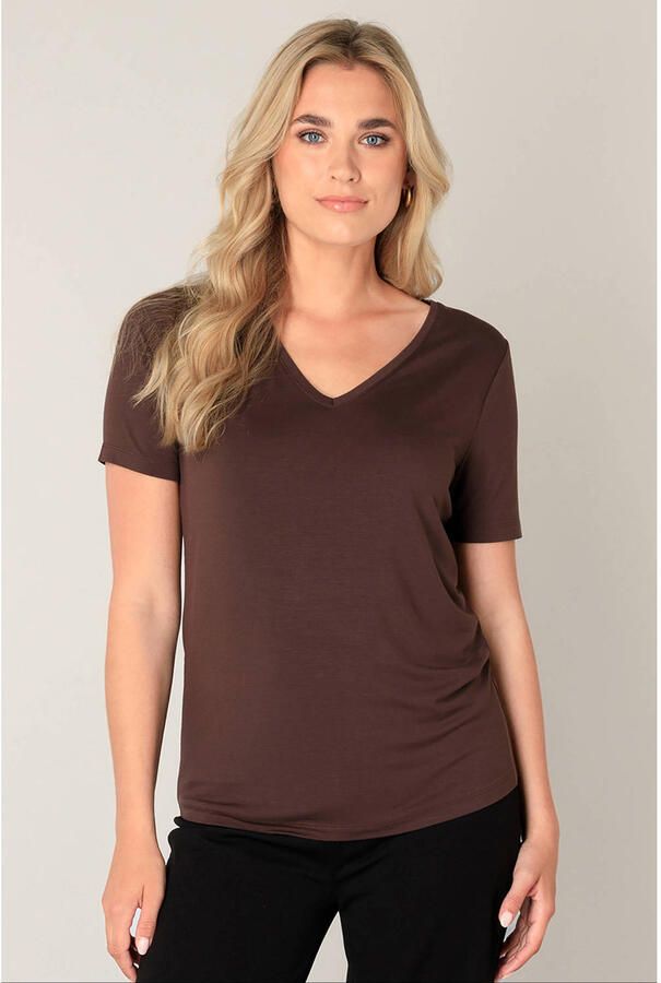 Base Level T-shirt Yanic met v-hals