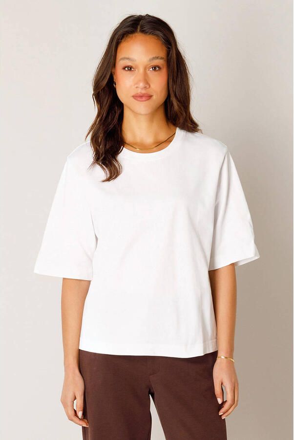 Base Level T-shirt wit