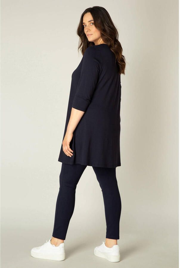 Base Level Curvy Tuniekshirt ARIA met een ronde hals
