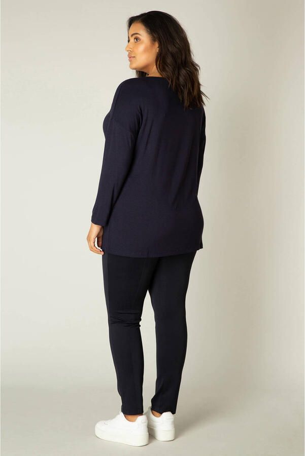 Base Level Curvy Shirt met lange mouwen ADELE Lang model met wijde hals