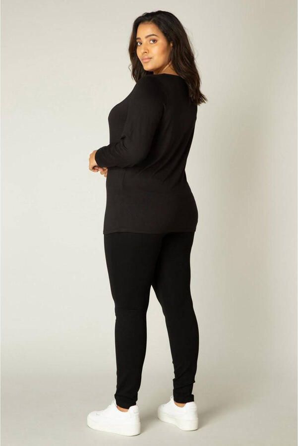 Base Level Curvy Shirt met lange mouwen met een ronde hals