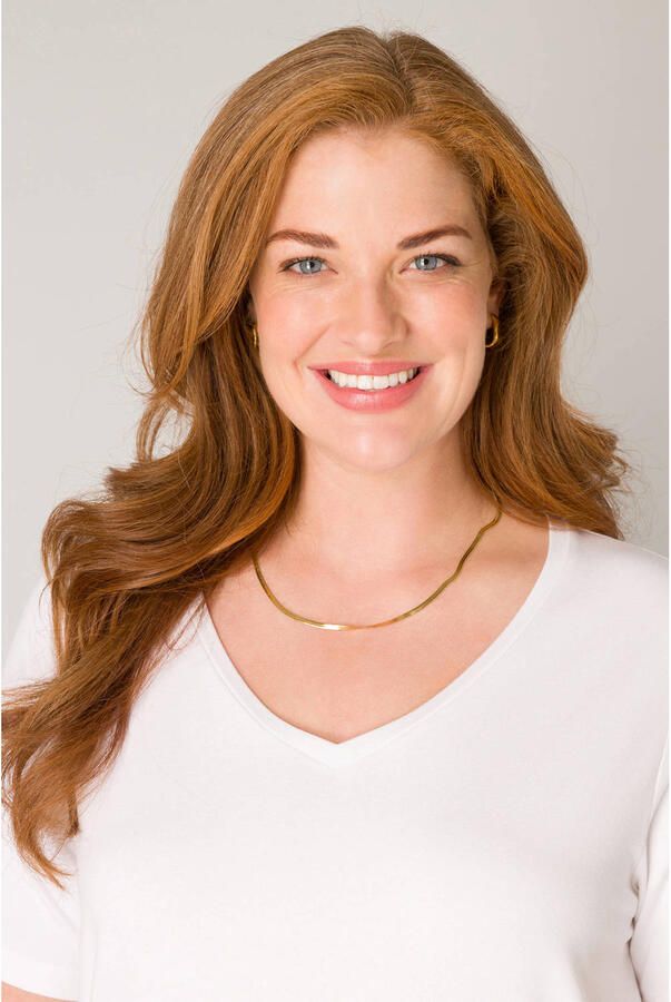 Base Level Curvy T-shirt Alba met v-hals