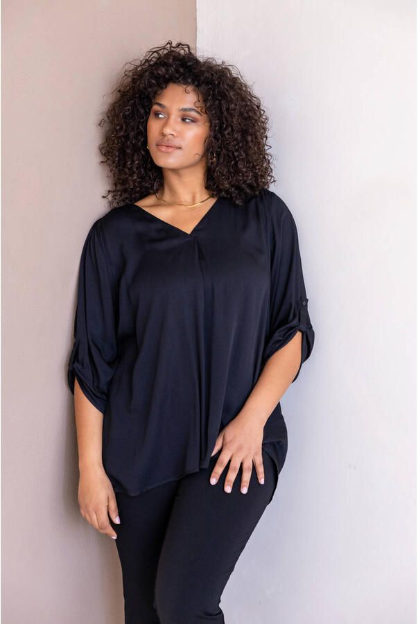 Base Level Curvy Shirtblouse Yanina met v-hals