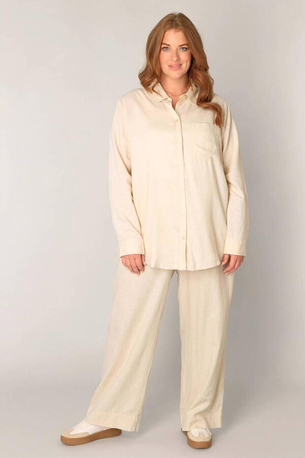 Base Level Curvy Blouse met lange mouwen Yaella met knoopsluiting en van linnen