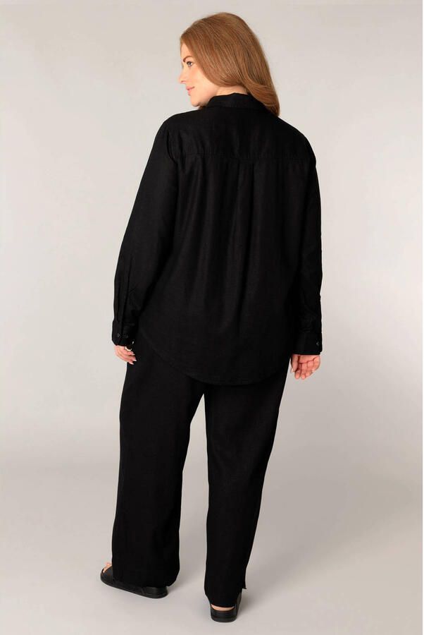Base Level Curvy Blouse met lange mouwen Yaella met knoopsluiting en van linnen
