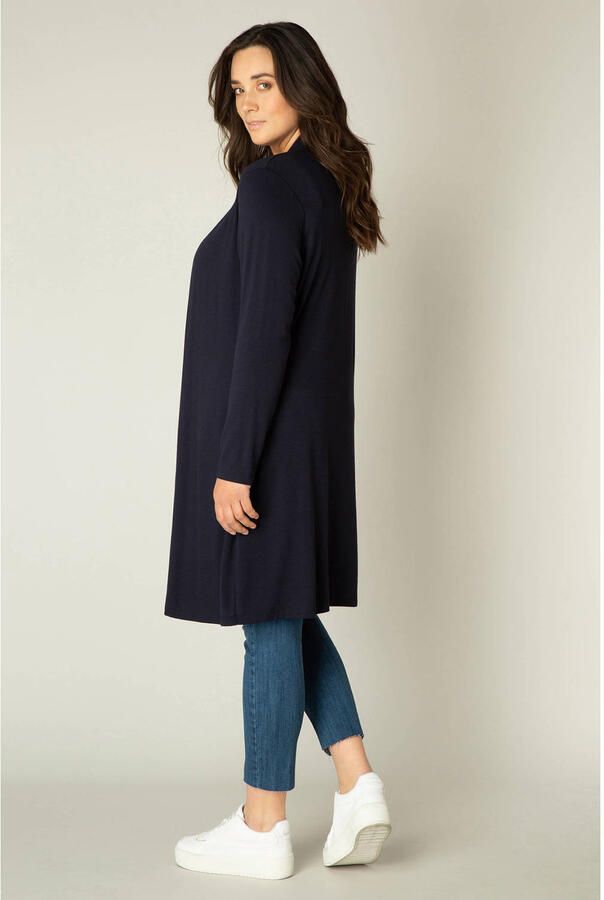 Base Level Curvy Lang vest Ayla Long Ruimvallende zachte tricotkwaliteit