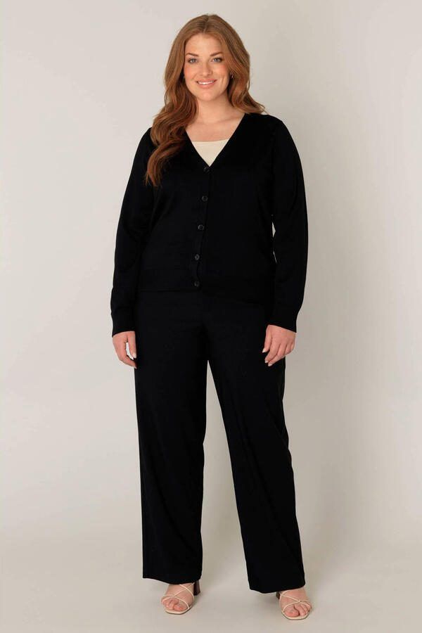 Base Level Curvy Cardigan BAS-YVONNE met v-hals en knoopsluiting - Foto 3