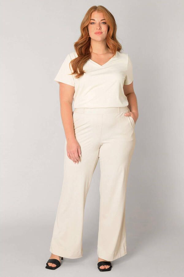 Base Level Curvy flared broek travelstof zand