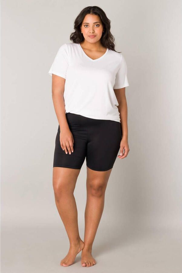 Base Level Curvy high waist regular fit short Yanissa zwart