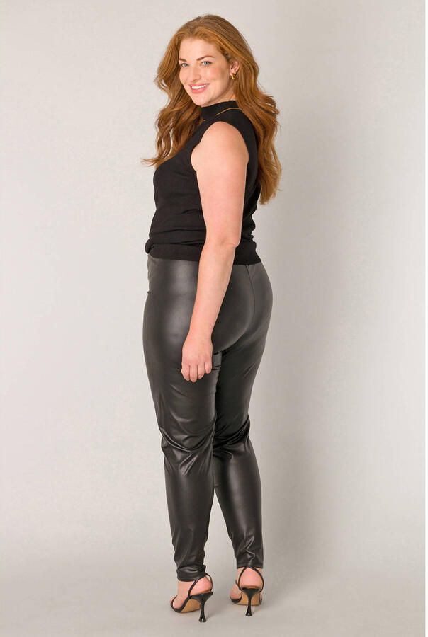 Base Level Curvy imitatieleren high waist slim fit legging Alene zwart