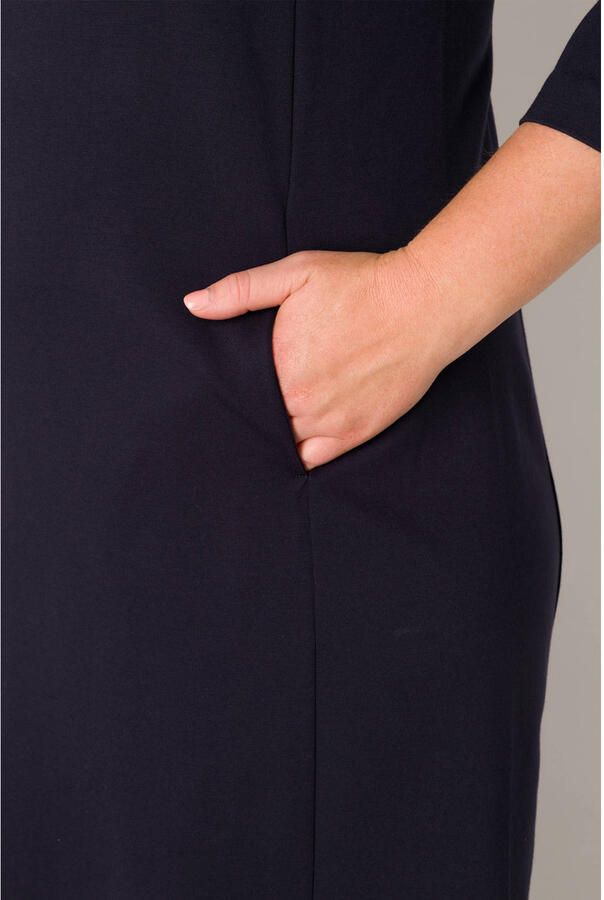 Base Level Curvy Kokerjurk Addy in vormvast viscosemix - Foto 2