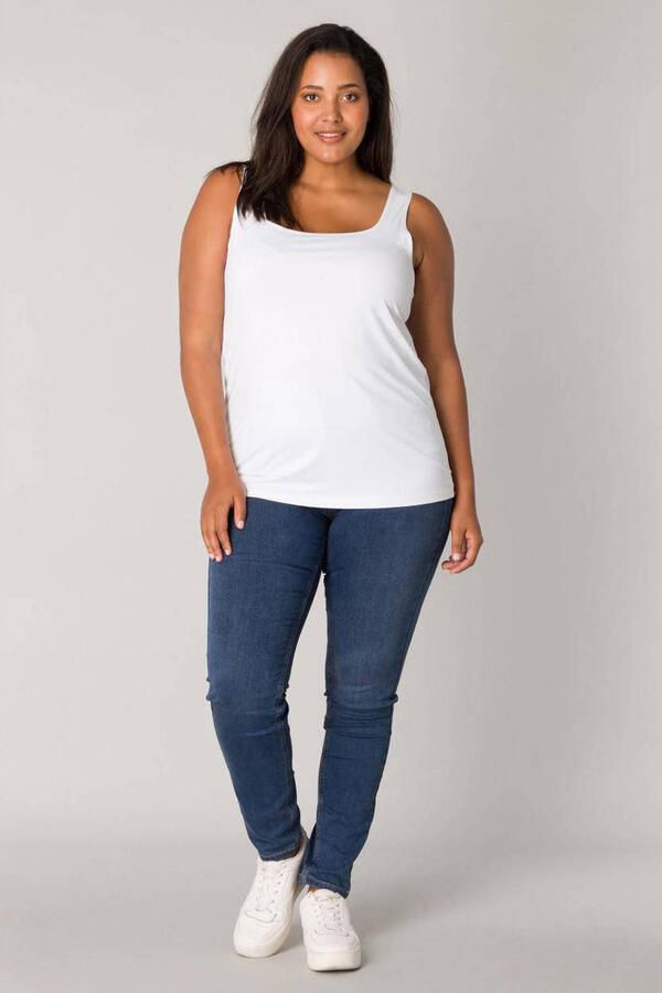 Base Level Curvy Tanktop Style YANNE in strakke look effen