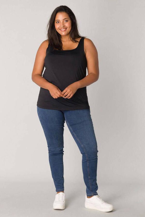 Base Level Curvy Tanktop Style YANNE