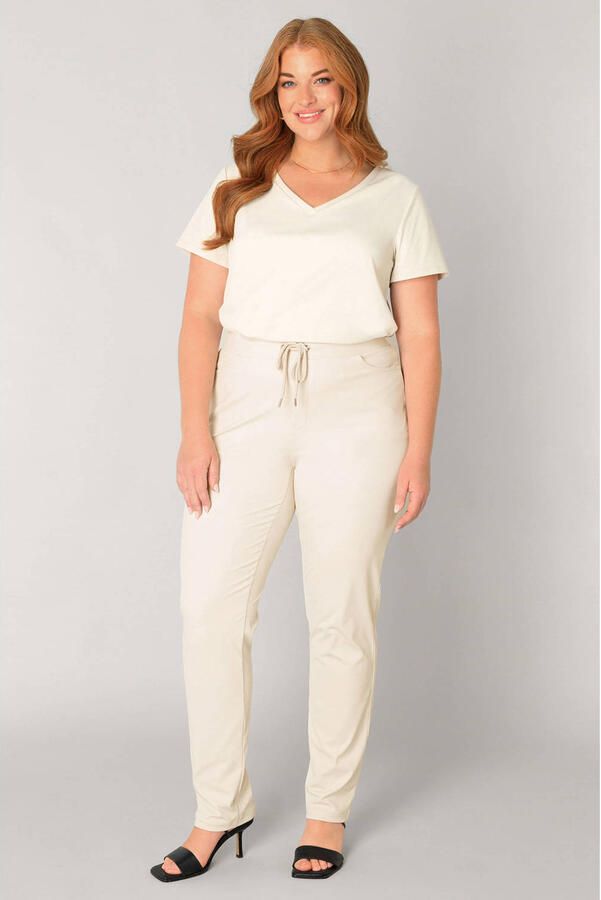 Base Level Curvy slim fit broek travelstof zand