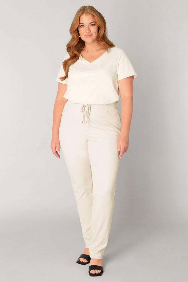Base Level Curvy slim fit broek travelstof zand - Foto 2