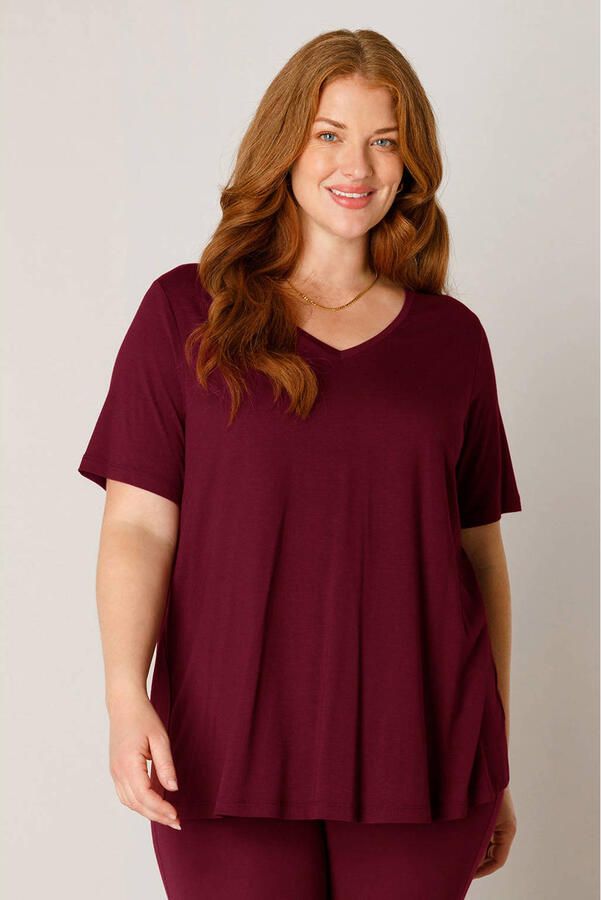 Base Level Curvy T-shirt