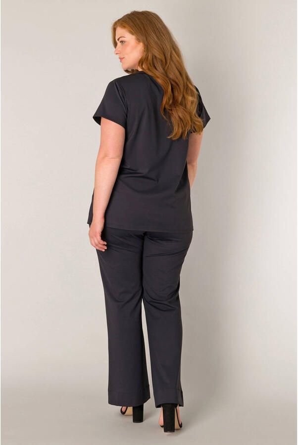 Base Level Curvy Shirt met V-hals Lilly met stretch