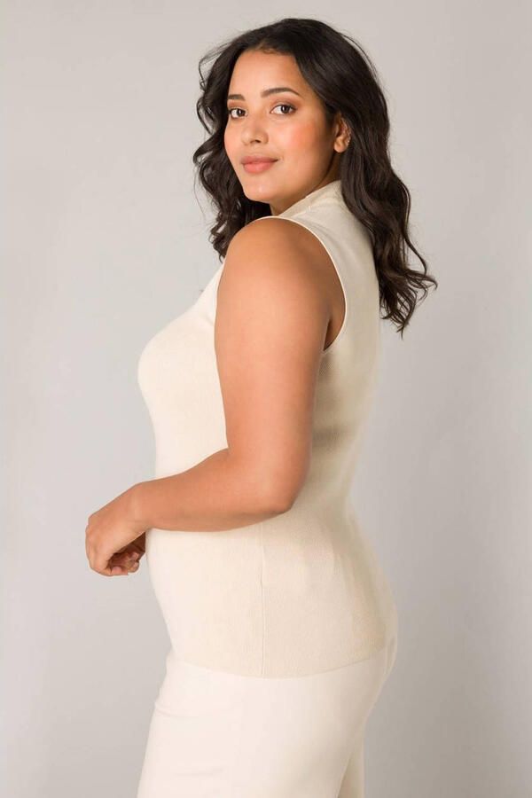 Base Level Curvy top Yaline beige