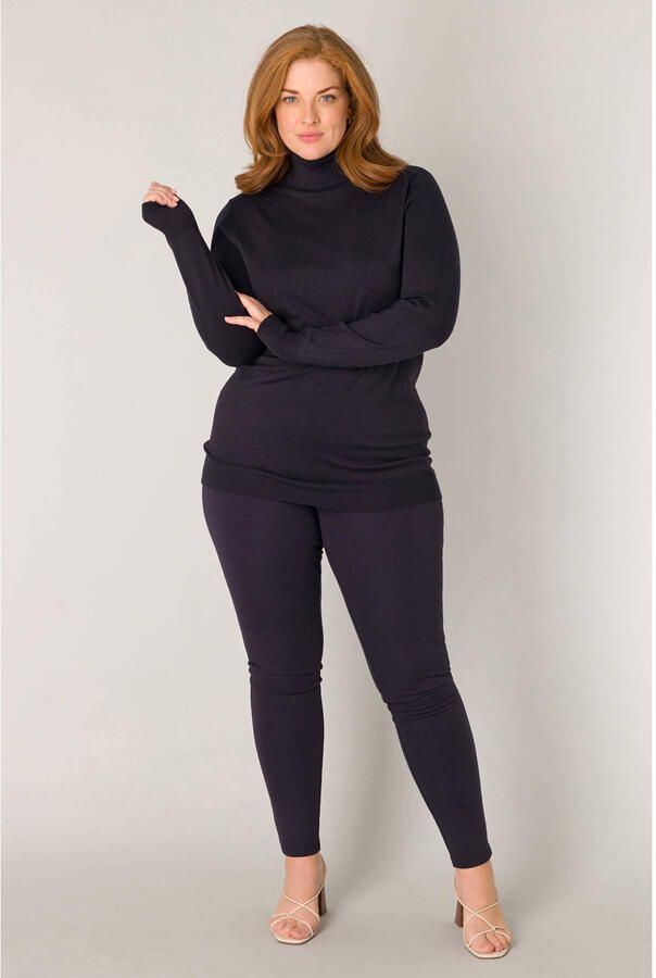 Base Level Curvy trui Yuena donkerblauw