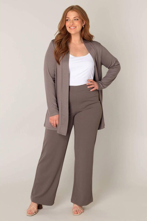 Base Level Curvy Vest Ayla in sluitingloos design