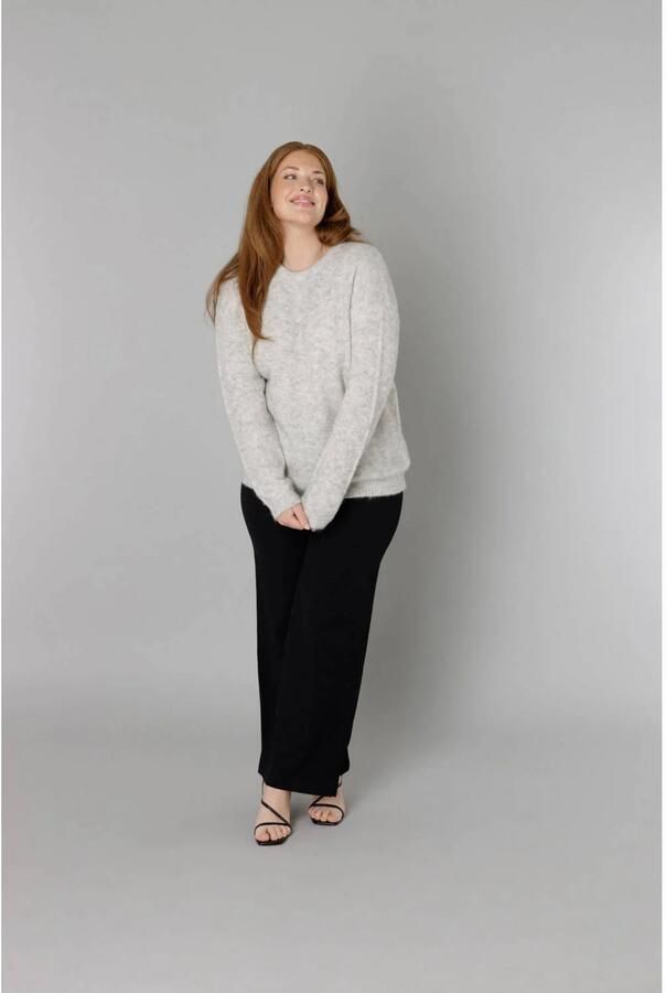 Base Level Curvy Gebreide trui Yanara met wol en elastaan