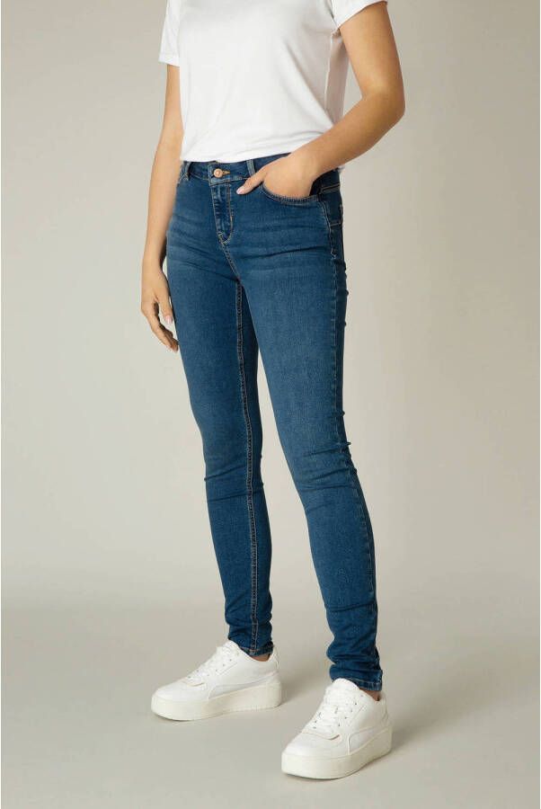 Base Level Slim fit jeans Joy aansluitende prettige look