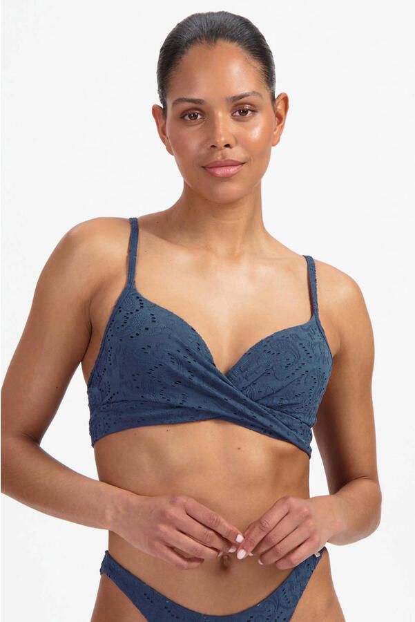 Beachlife voorgevormde beugel bikinitop broderie anglaise donkerblauw - Foto 2