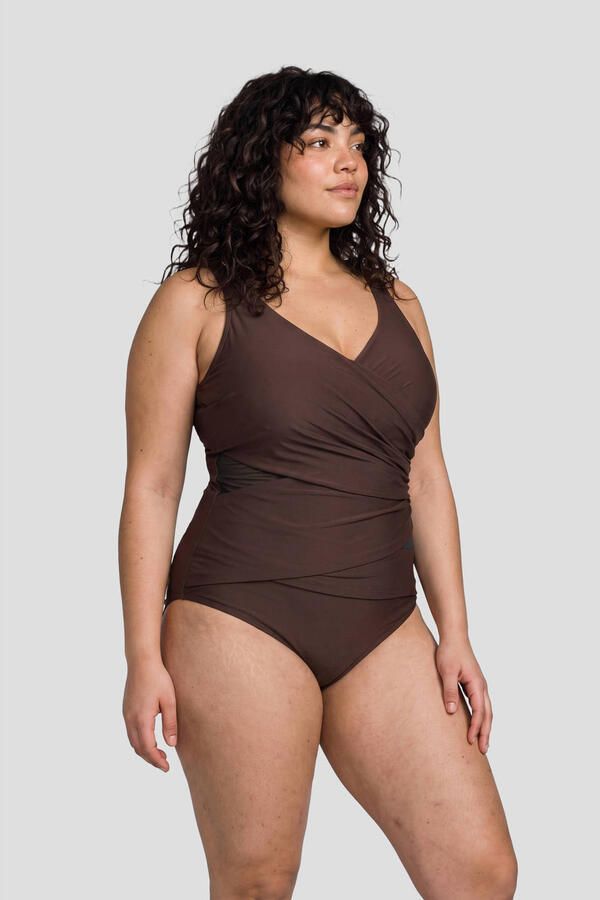 BEACHWAVE Curve corrigerend badpak met voorgevormde cups donkerbruin
