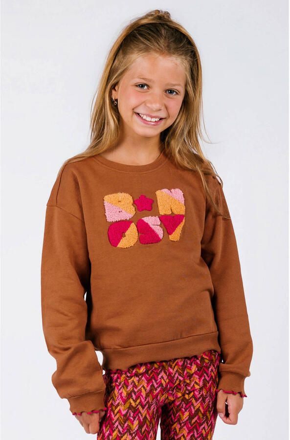 B.Nosy sweater bruin