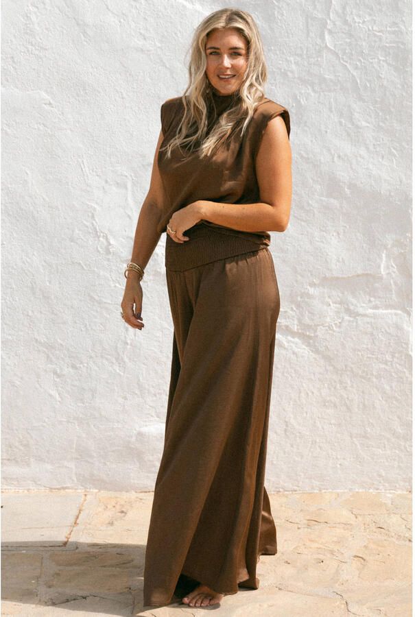 Bolina Island x Florine Hofstee satijnen wide leg broek donkerbruin