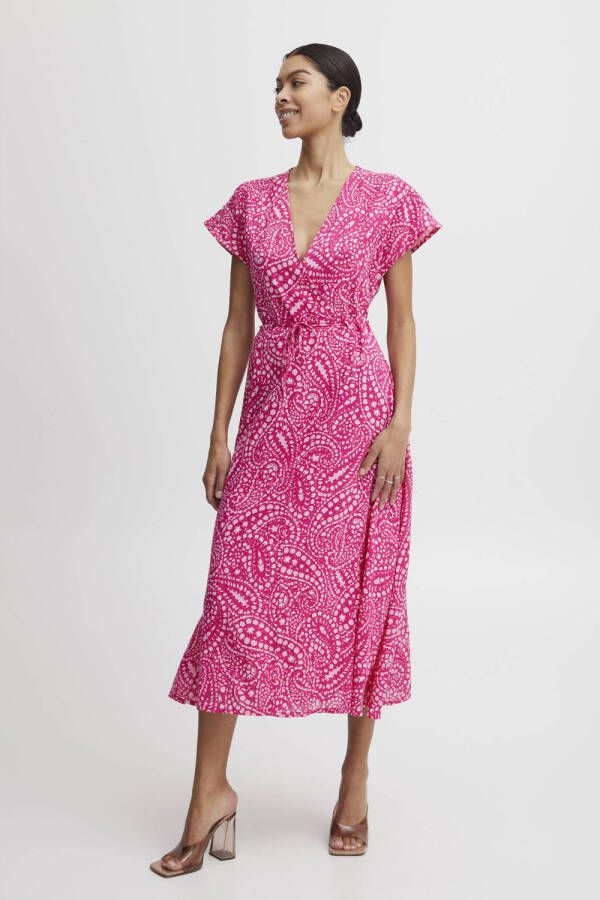 B.Young jurk met paisleyprint en ceintuur roze