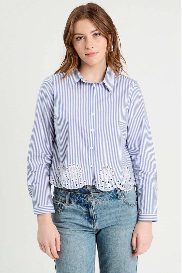 Cache blouse lichtblauw broderie