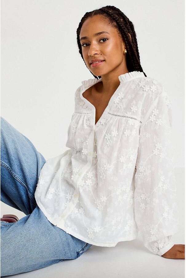 Cache blouse met borduursels ecru