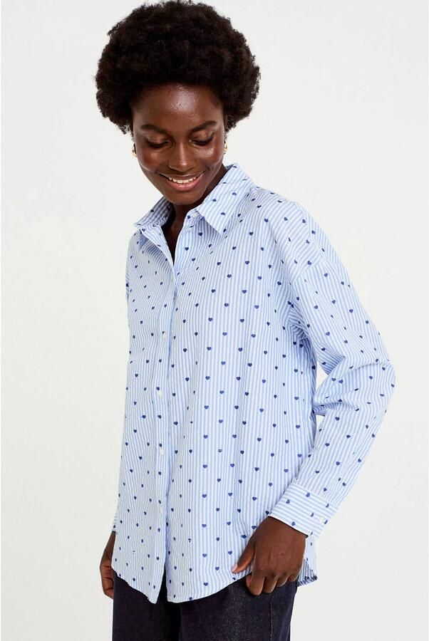 Cache gestreepte blouse met hartjes en borduursels blauw - Foto 2