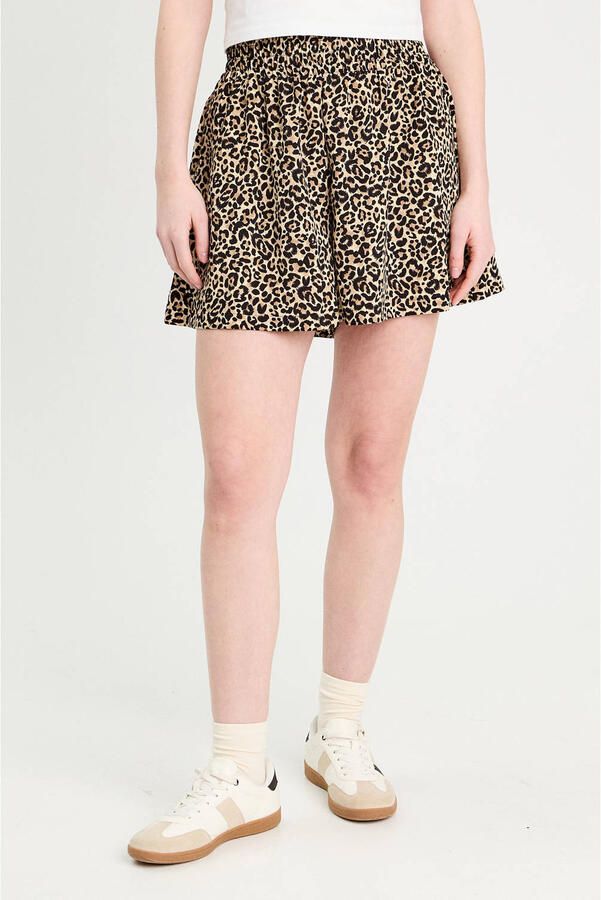 Cache regular waist casual short beige