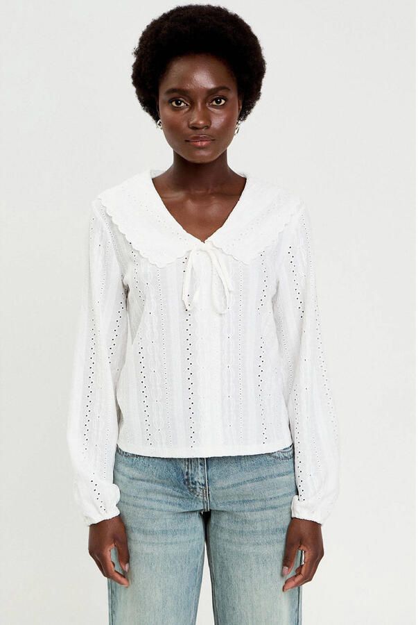 Cache top ecru broderie