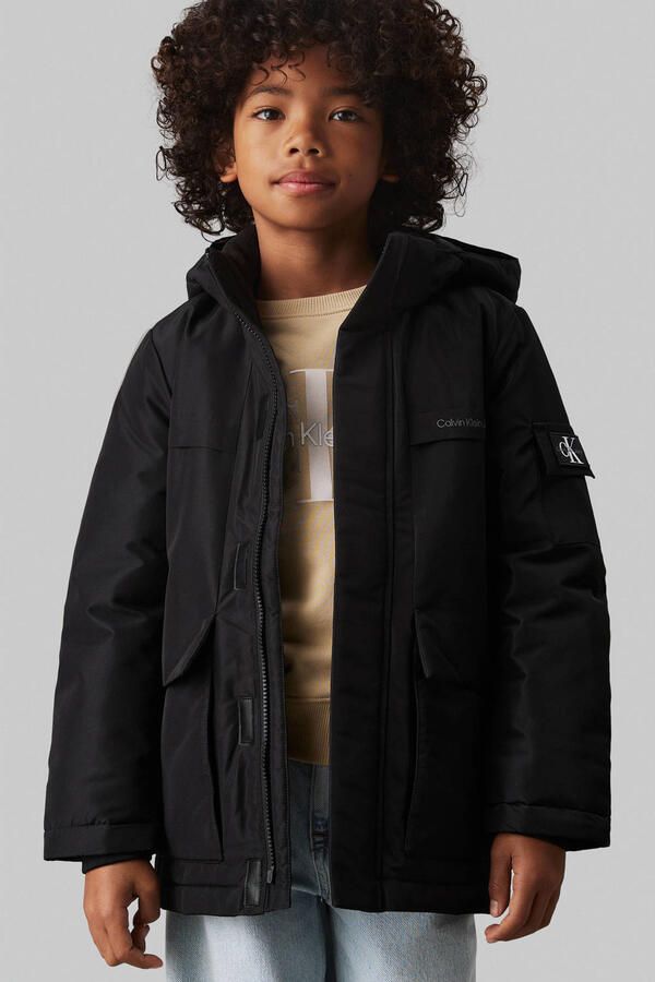 Calvin Klein Parka BACK TO SCHOOL JACKET voor kinderen tot 16 jaar met logopatch - Foto 2