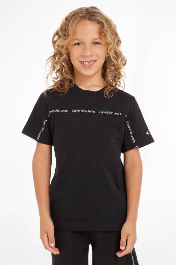 Calvin Klein T-shirt CKJ LOGO TAPE T-SHIRT voor jongens
